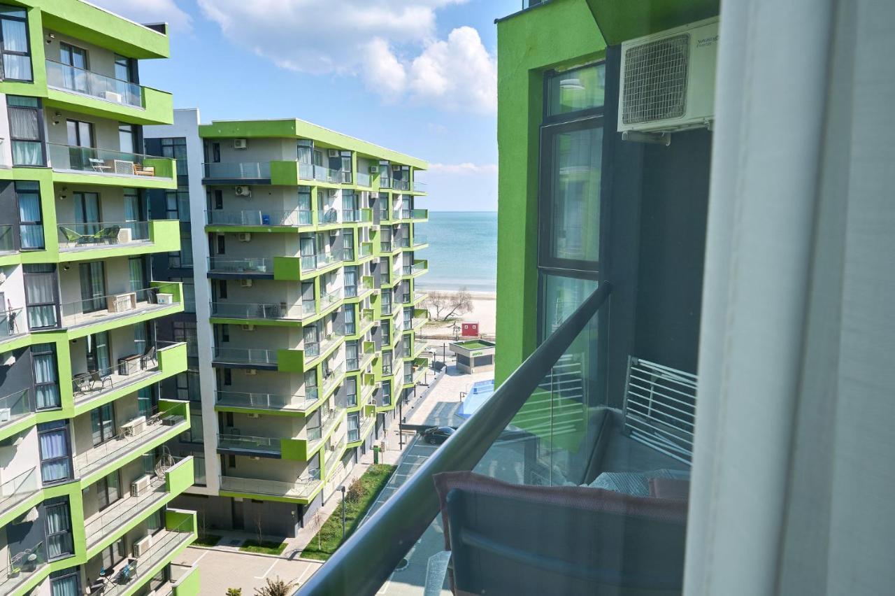 Moonlight Studio - Spa N Pools Beach Resort Mamaia Bagian luar foto