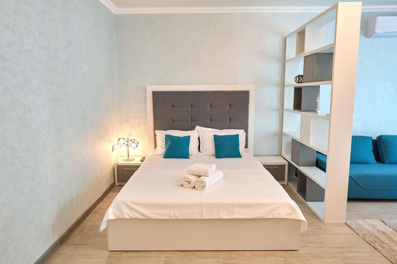 Moonlight Studio - Spa N Pools Beach Resort Mamaia Bagian luar foto